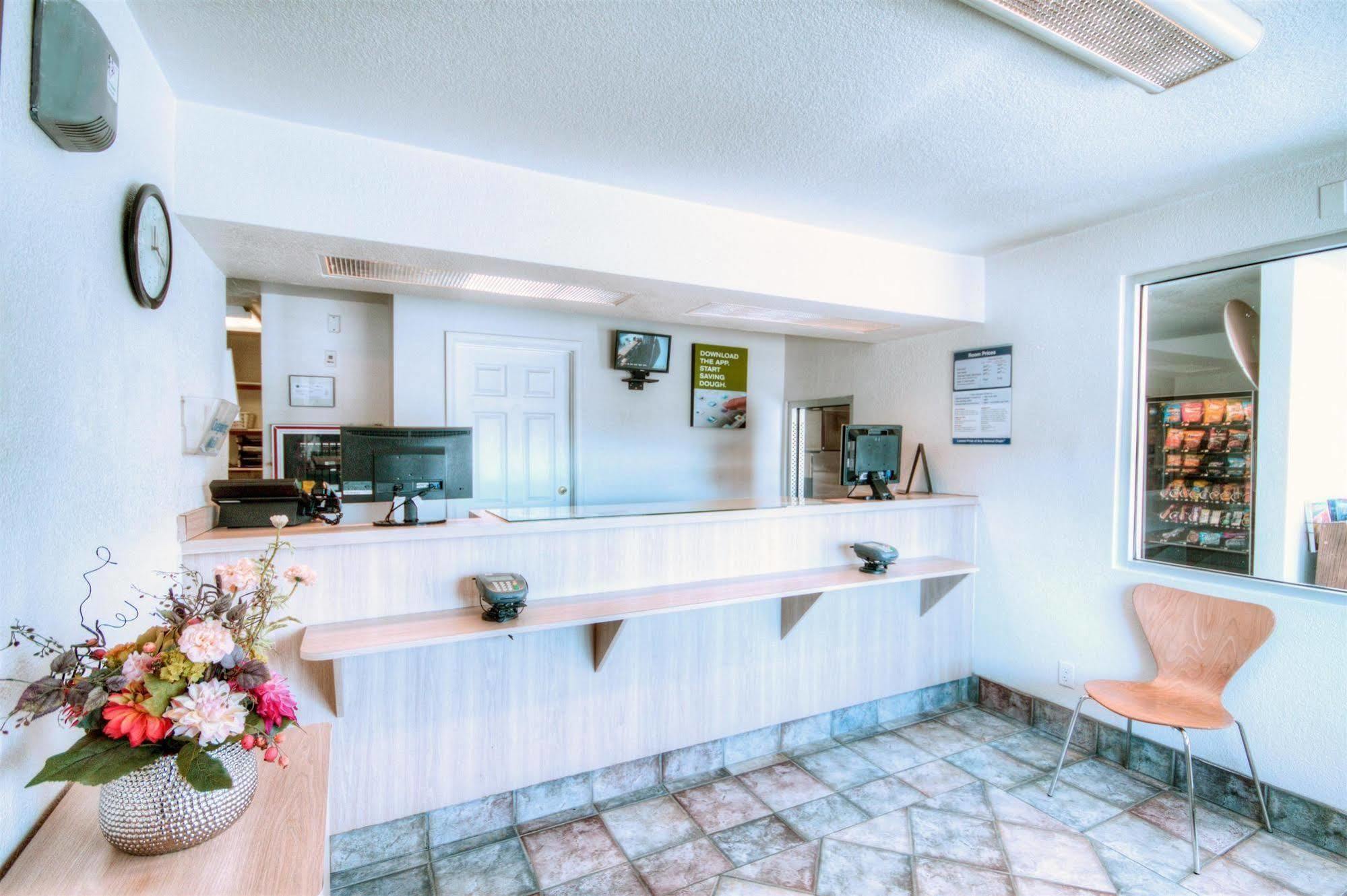 Rodeway Inn Лас Крусес Екстериор снимка