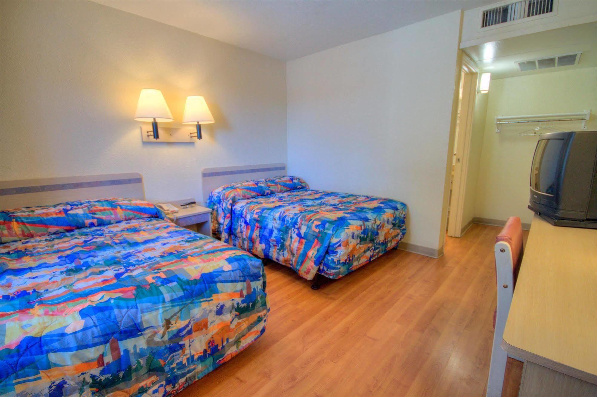 Rodeway Inn Лас Крусес Екстериор снимка